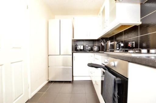 Crown House Villa London Exterior photo